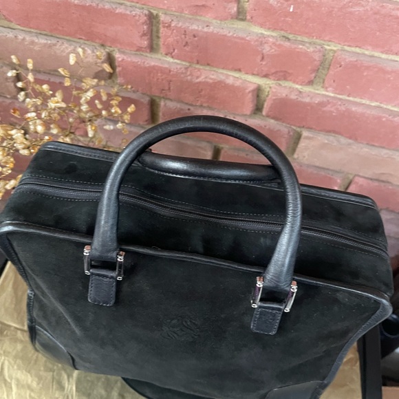 🔥Loewe 🔥Black Interior with Silver Logo - Picture 3 of 15